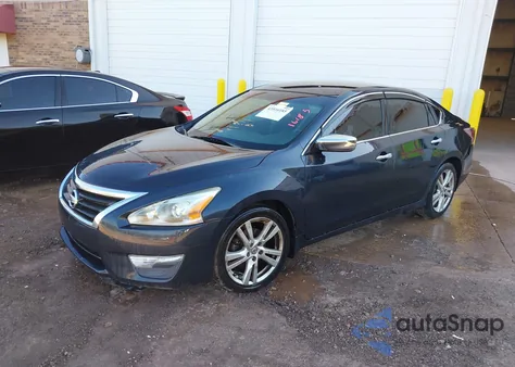 2013 Nissan Altima 3.5 S z USA, uszkodzony, nr VIN 1N4BL3AP2DC151039